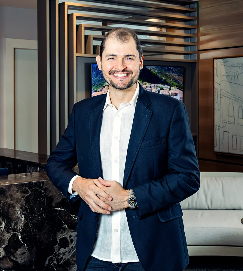 Dr. Marcos Régis